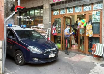 Paternò. Terrorizzava gli esercenti con una pistola: arrestato un rapinatore