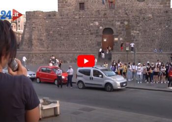 Adrano. Le manifestazioni tra pro e contro al Ddl Zan