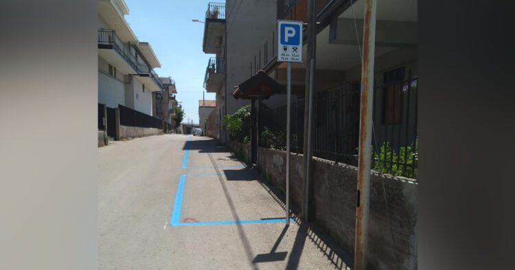 Santa Maria di Licodia. Si realizzano le “strisce blu”, ma è già malcontento