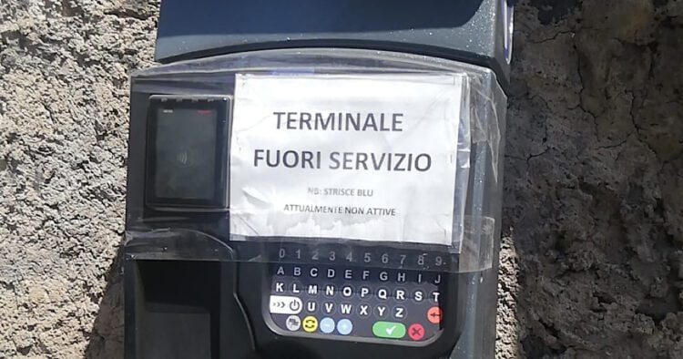 S.M. di Licodia. “Strisce blu”, magra figura: avvio rimandato a lunedì prossimo