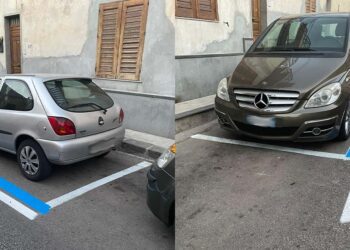 S. M. di Licodia. Strisce bianche? No! Meglio blu. Il dietrofront in via Vittorio Emanuele