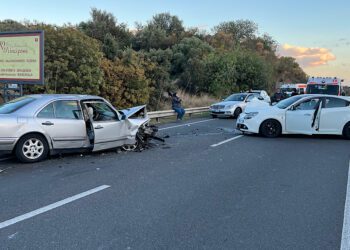 Ss284. Incidente frontale tra Paternó e Scalilli