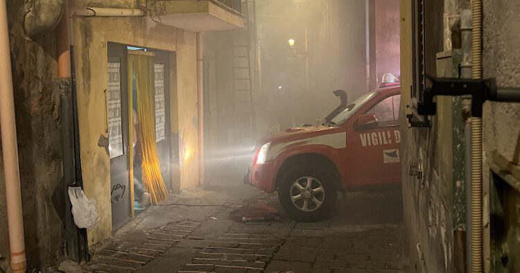 Adrano. Morto un uomo in incendio di via Cariola