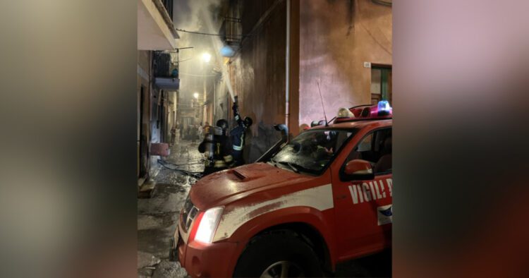 Adrano. Morto un uomo in incendio di via Cariola