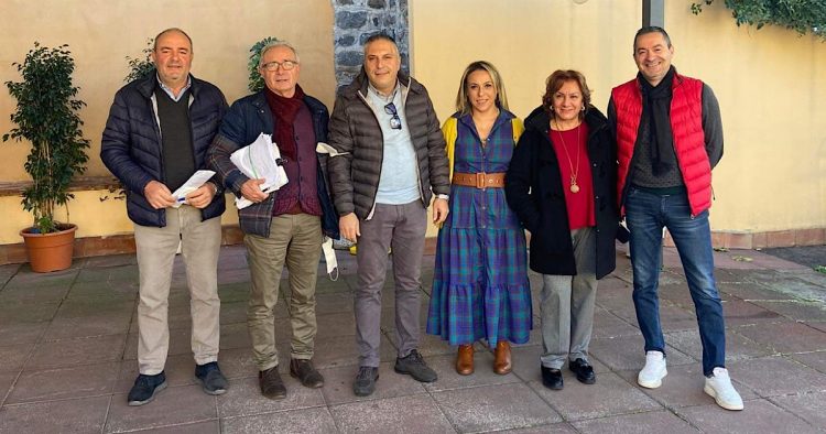 S. M. di Licodia. L’opposizione dice a Mastroianni: “Il Re è nudo”