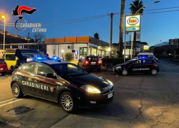 Paternò. Evade dai domiciliari: beccato sulla via del rientro a casa