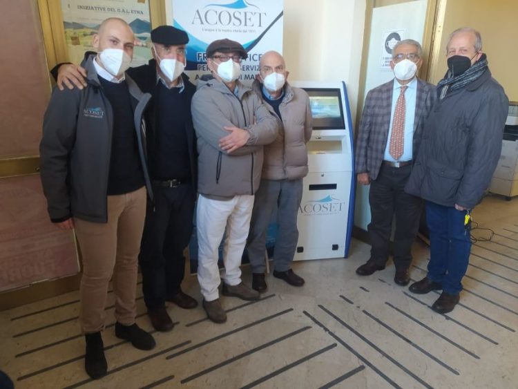 Santa Maria di Licodia. Acoset inaugura Totem Multimediale presso il comune