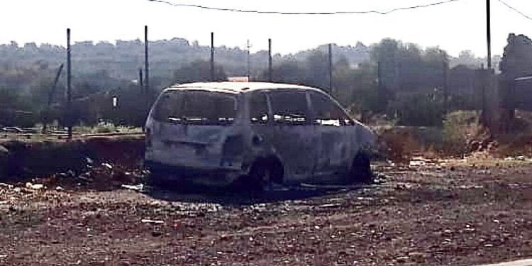 Ss121. Auto in fiamme tra Santa Maria di Licodia e Biancavilla
