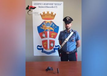 Adrano. Arrestato consigliere comunale per detenzione di arma clandestina e ricettazione