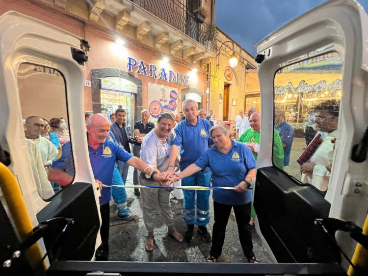 Nicolosi. Misericordia inaugura nuovo mezzo disabili