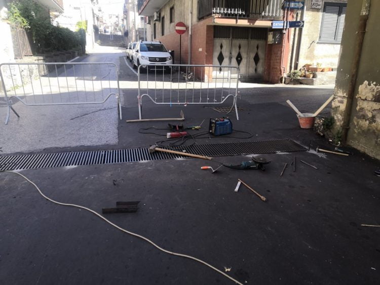 S.M. di Licodia. Riparate caditoie in via La Marmora e Ameglio