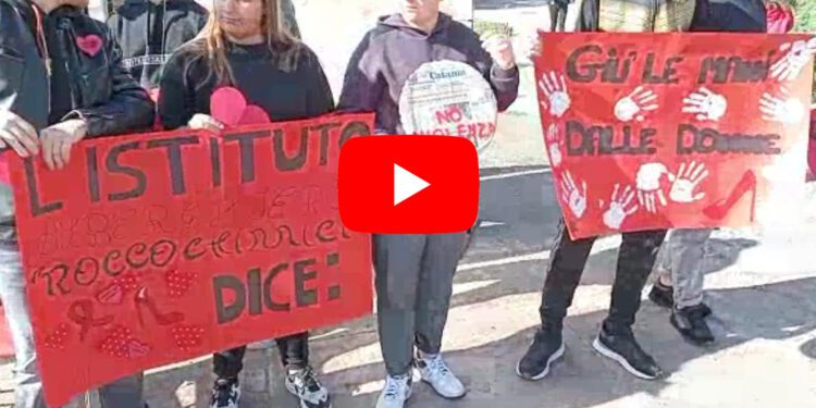 Santa Maria di Licodia. Le scuole dicono NO! alla violenza sulle donne