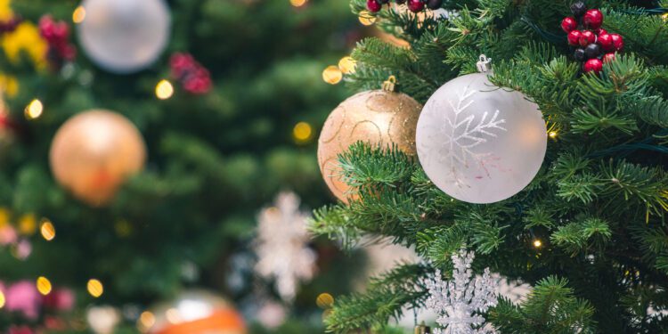 Adrano. Il comune riceve 100mila euro per il Natale 2022