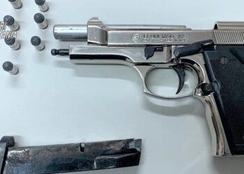 Giarre. I Carabinieri lo trovano con pistola, passamontagna e guanti: arrestato un 28enne