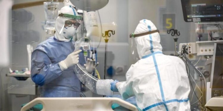 Covid. Aumentano positivi e ricoveri in Sicilia