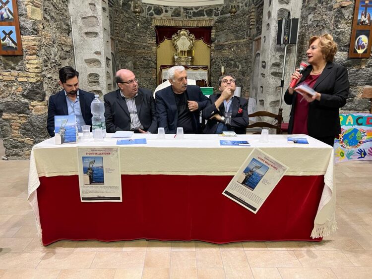 S.M. di Licodia. Presentato libro “Storia nella storia” di Nino Mazzaglia