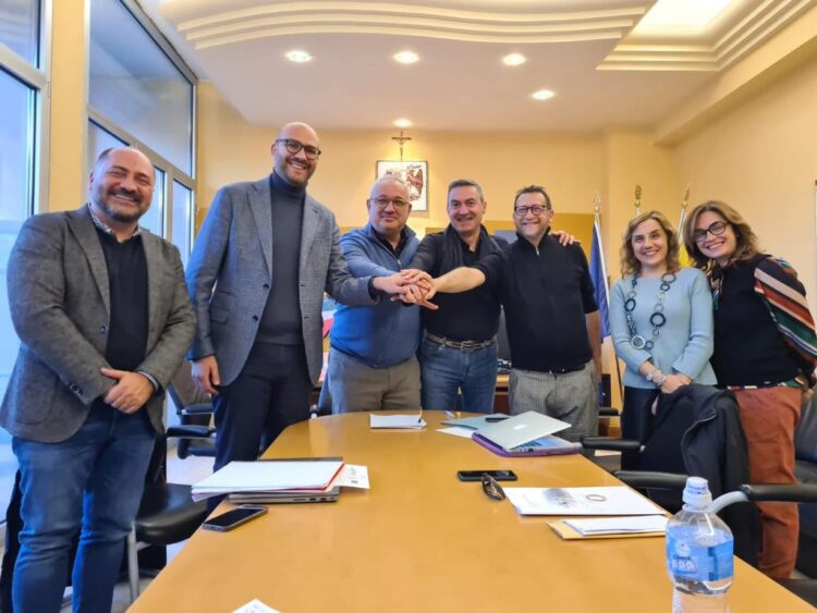 Adrano. Costituita Unione dei Comuni “Simeto Etna”