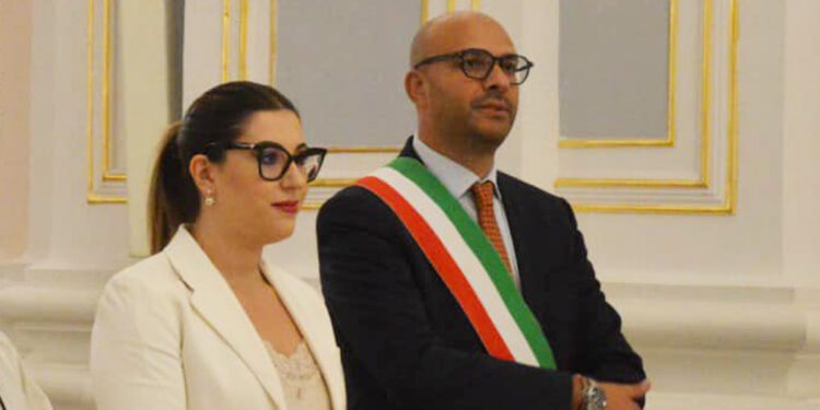 Biancavilla. Il Sindaco Bonanno attribuisce delega per le “Aree Interne” e “Unione dei comuni” al consigliere Martina Salvà