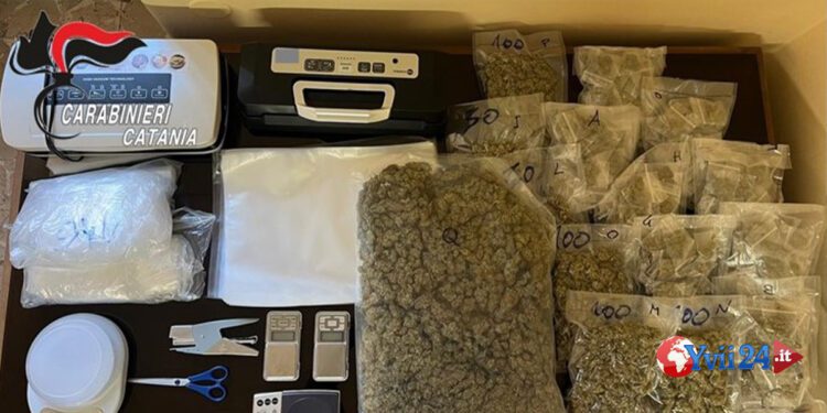 Catania. 2,3Kg di Marijuana in casa. Arrestato
