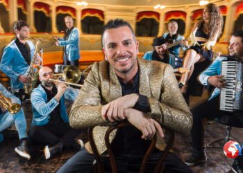 Adrano. Questa sera si balla con Mirko Casadei e la sua orchestra