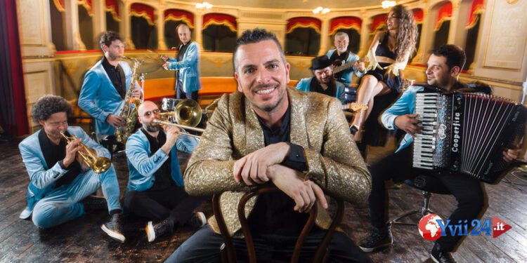 Adrano. Questa sera si balla con Mirko Casadei e la sua orchestra