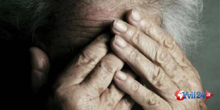 Catania. Schiaffi e pugni ai genitori ultra ottantenni