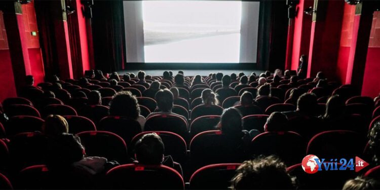 Sicilia. Preso a calci e pugni in un cinema