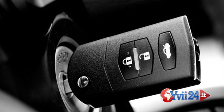 Catania. Ruba auto in centro commerciale. Arrestato