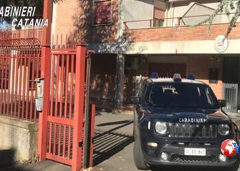 Catania. Ladri razziano e distruggono un abitazione