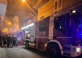 S.M.di Licodia. Fiamme in abitazione di via Currò