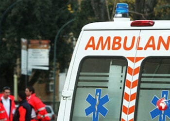 Catania. Gettano acido sul volto di una donna