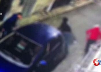 Adrano. 20enne pestato a sangue in strada