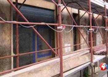 Catania. Beccati mentre rubano ponteggio edile. 2 Arresti