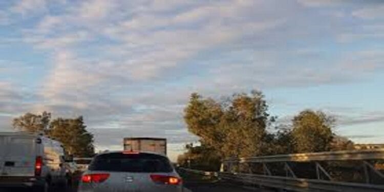 Catania. Incidente sull’A18, auto si ribalta: Polstrada e Cas sul posto