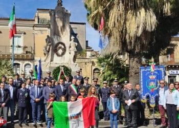 Paternò (Ct). L’anniversario del 25 aprile uniti senza distinzione di colore (FOTO)