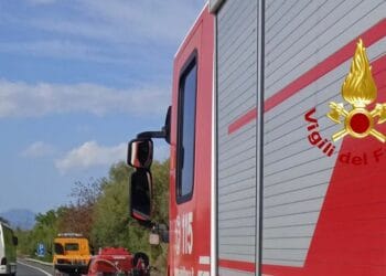 Autostrada A18. Scontro tra furgone e auto: un ferito