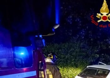 Catania. Auto sbatte contro muro di recinzione: conducente trasportato al Cannizzaro