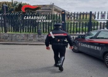 Paternò. Si nasconde dietro auto ferma con la marijuana al seguito: arrestato 30enne