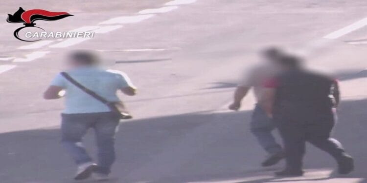 Caltagirone. Indagine Agorà, arrestate tre persone vicine alla famiglia mafiosa del posto – VIDEO