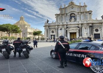 Catania. Viene trovato con la marijuana dopo inseguimento: arrestato giovane