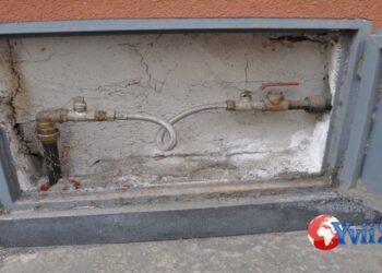 Adrano. Denunciata titolare pizzeria per furto d’acqua