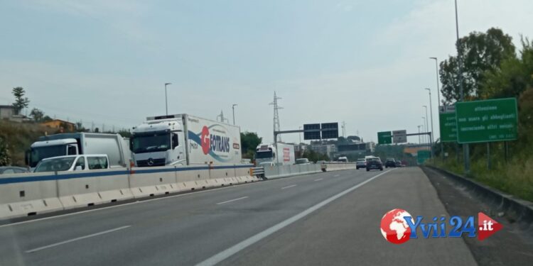 Catania. Scontro auto-moto sulla Tangenziale: lunghe code