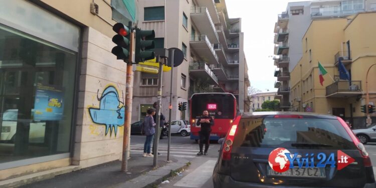 Catania. Scontro fra due auto in via Asiago: strada interdetta