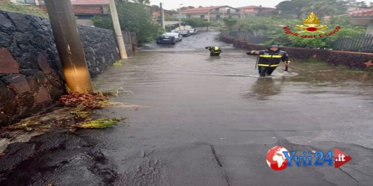 Prov. Catania. Maltempo, 19 interventi Vigili del Fuoco in corso