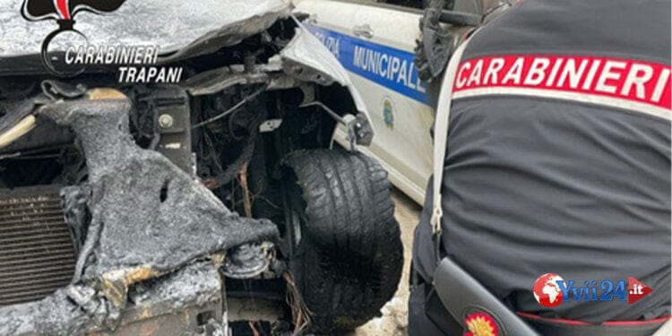 Sicilia. Incediate 2 auto della Polizia municipale