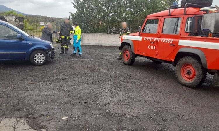 Adrano. Incidente autonomo in via Pasquale Simone Neri