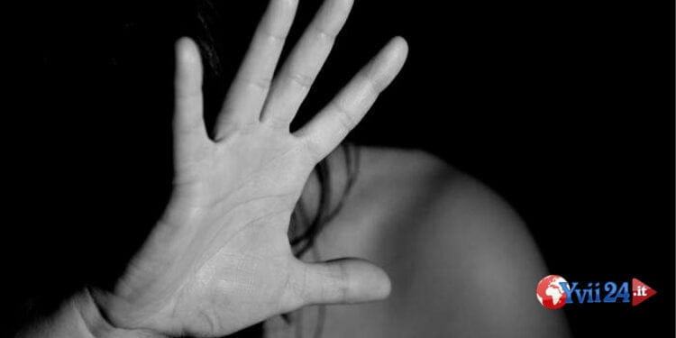 Sicilia. Lancia liquido corrosivo su una donna. Arrestato