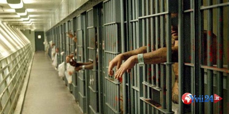 Sicilia. Detenuto distrugge la cella e tenta il suicidio