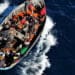 Sicilia. Tentano di rubare motore di una barca, bimba cade e muore