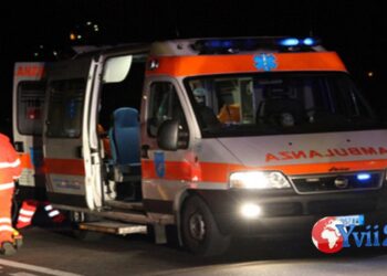 Bronte. Auto sbatte contro muro: morta una donna